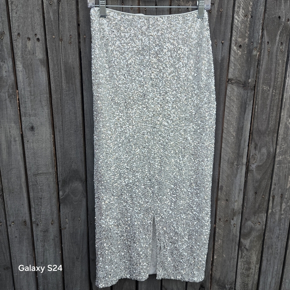 Avara Silver Sequin Maxi Skirt Size Xs - Picture 3 of 6